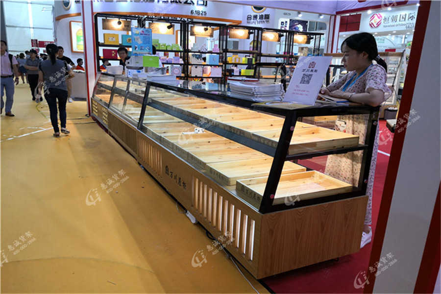 江西祥興廣場商鋪貨架