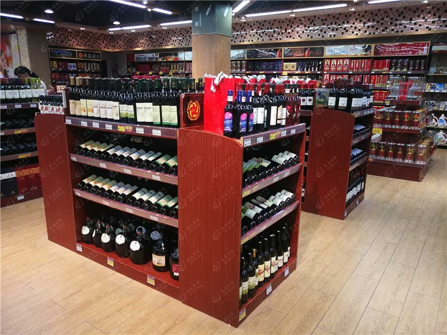 鴻福煙酒店貨架